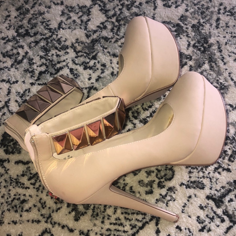 New Nude Platform Heels w/ Gold Accents